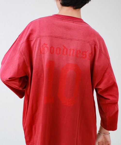 GLOSTER(グロスター)の「GOODNESS フェード フットボール 七分袖 Tシャツ(Tシャツ/カットソー・メンズ・レッド/チャコールグレー・S/M/L)」の2枚目の写真