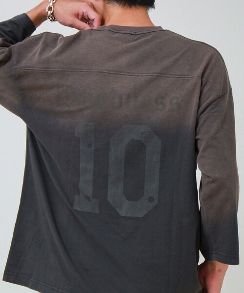 GLOSTER(グロスター)の「GOODNESS フェード フットボール 七分袖 Tシャツ(Tシャツ/カットソー・メンズ・レッド/チャコールグレー・S/M/L)」の13枚目の写真