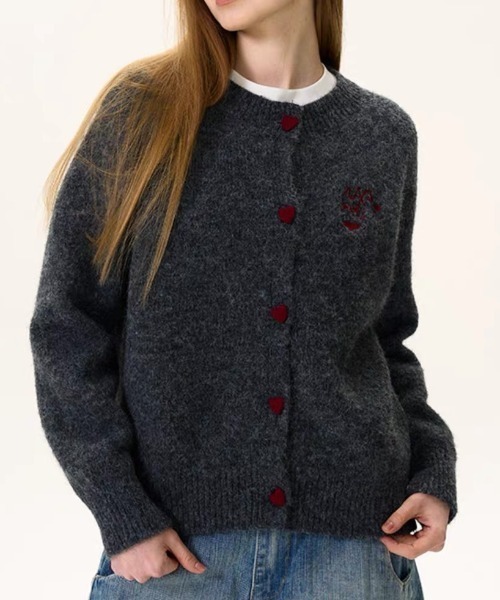 SHERU(シェル)の「ハートボタン刺繍オーバーサイズニットカーディガン(ニット/セーター・レディース・ネイビー/グレー・M)」の19枚目の写真