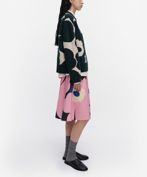 marimekko(マリメッコ)の「Virtaus Unikko / Pullover(ニット/セーター・レディース・ダークグリーン・XX-SMALL/X-SMALL/SMALL/MEDIUM/LARGE)」の2枚目の写真