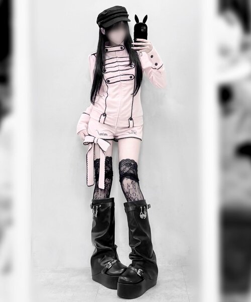 OLIVE des OLIVE(オリーブデオリーブ)の「【インフルエンサー企画】miko charm cover boots(ブーツ・レディース・ピンク/ブラック・LARGE/MEDIUM/SMALL)」の3枚目の写真
