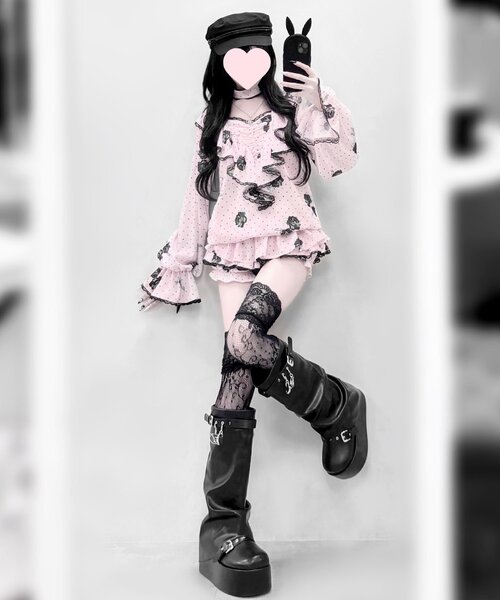 OLIVE des OLIVE(オリーブデオリーブ)の「【インフルエンサー企画】miko charm cover boots(ブーツ・レディース・ピンク/ブラック・LARGE/MEDIUM/SMALL)」の6枚目の写真
