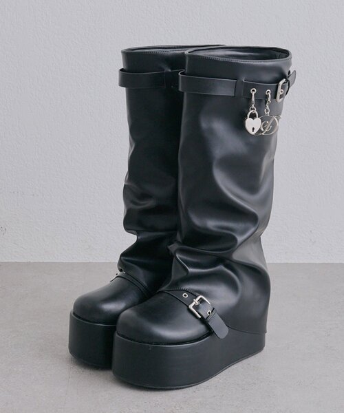 OLIVE des OLIVE(オリーブデオリーブ)の「【インフルエンサー企画】miko charm cover boots(ブーツ・レディース・ピンク/ブラック・LARGE/MEDIUM/SMALL)」の7枚目の写真