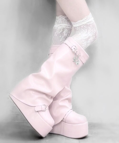 OLIVE des OLIVE(オリーブデオリーブ)の「【インフルエンサー企画】miko charm cover boots(ブーツ・レディース・ピンク/ブラック・LARGE/MEDIUM/SMALL)」の8枚目の写真