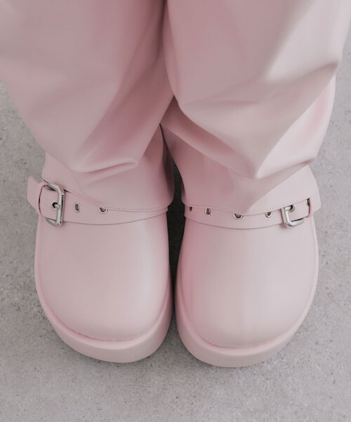 OLIVE des OLIVE(オリーブデオリーブ)の「【インフルエンサー企画】miko charm cover boots(ブーツ・レディース・ピンク/ブラック・LARGE/MEDIUM/SMALL)」の17枚目の写真