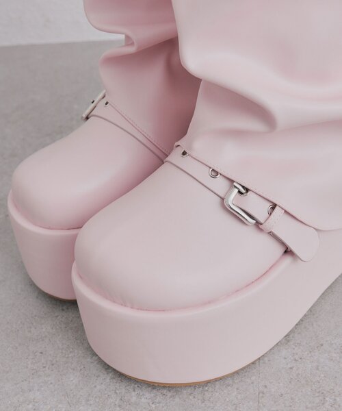 OLIVE des OLIVE(オリーブデオリーブ)の「【インフルエンサー企画】miko charm cover boots(ブーツ・レディース・ピンク/ブラック・LARGE/MEDIUM/SMALL)」の18枚目の写真