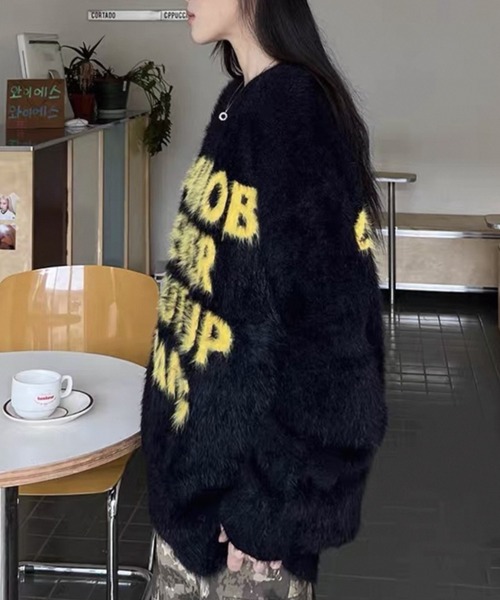 SHERU(シェル)の「スプレーグラフィックロゴシャギーニット オーバーサイズ(ニット/セーター・レディース・ホワイト/ブラック・M)」の8枚目の写真