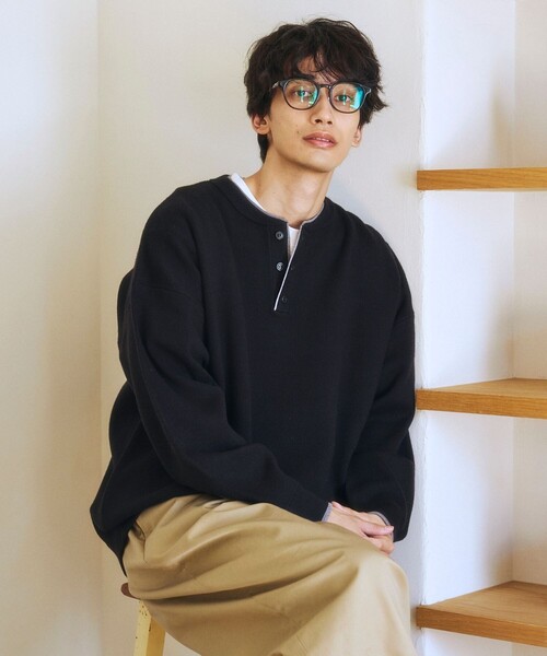 FREAK'S STORE(フリークスストア)の「限定展開 フェイクレイヤード 配色 ヘンリーネック ニット(ニット/セーター・メンズ・ネイビー/ブラック/ブラウン/チャコールグレー・MEDIUM/LARGE)」の20枚目の写真