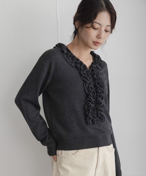 URBAN RESEARCH Sonny Label(アーバンリサーチサニーレーベル)の「『WEB限定』フロントフリルニットプルオーバー(ニット/セーター・レディース・ネイビー/チャコールグレー/オフホワイト・FREE)」の13枚目の写真