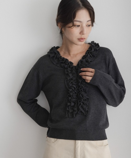 URBAN RESEARCH Sonny Label(アーバンリサーチサニーレーベル)の「『WEB限定』フロントフリルニットプルオーバー(ニット/セーター・レディース・ネイビー/チャコールグレー/オフホワイト・FREE)」の14枚目の写真