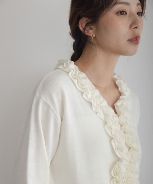 URBAN RESEARCH Sonny Label(アーバンリサーチサニーレーベル)の「『WEB限定』フロントフリルニットプルオーバー(ニット/セーター・レディース・ネイビー/チャコールグレー/オフホワイト・FREE)」の6枚目の写真