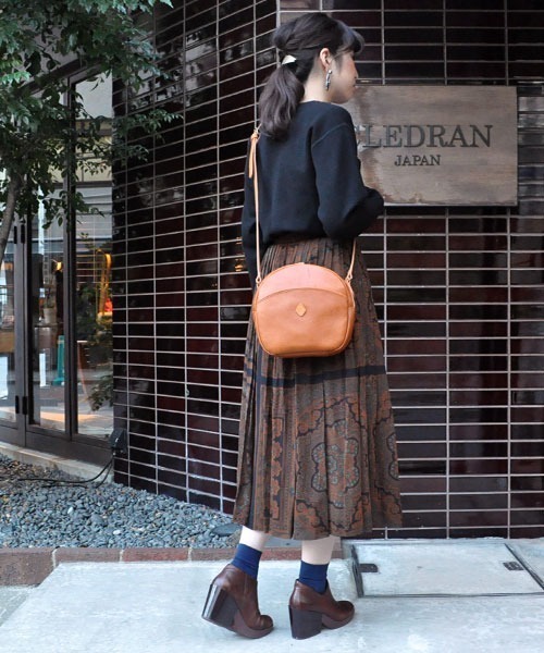 CLEDRAN(クレドラン)の「【本革】CL2496 ESCA SHOULDER(ショルダーバッグ・レディース・キャメル/レッド/ブラック/グリーン・FREE)」の9枚目の写真