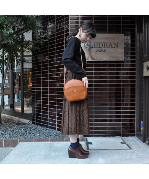 CLEDRAN(クレドラン)の「【本革】CL2496 ESCA SHOULDER(ショルダーバッグ・レディース・キャメル/レッド/ブラック/グリーン・FREE)」の10枚目の写真