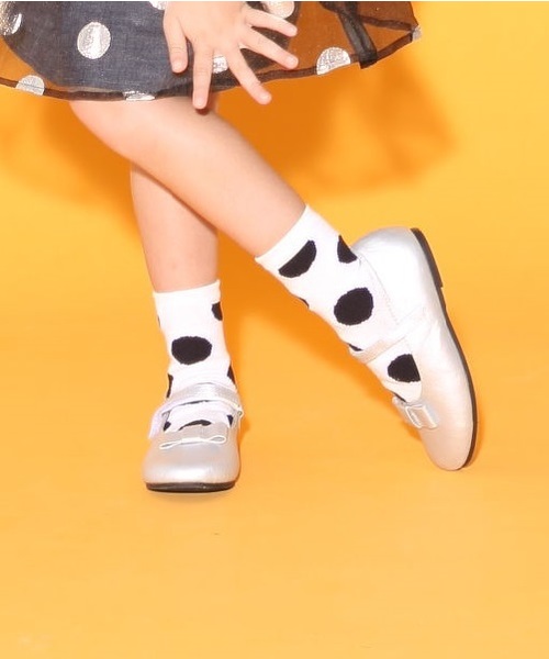 MR（まる）の「[13-24]ドットソックス（ソックス/靴下・キッズ・レッド/オフホワイト/ブルー・L/S/SS/M）」の2枚目の写真