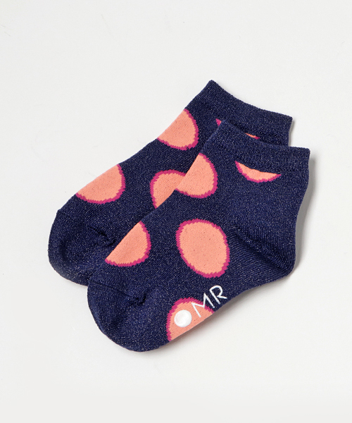 MR（まる）の「[13-24]ドットソックス（ソックス/靴下・キッズ・レッド/オフホワイト/ブルー・L/S/SS/M）」の3枚目の写真