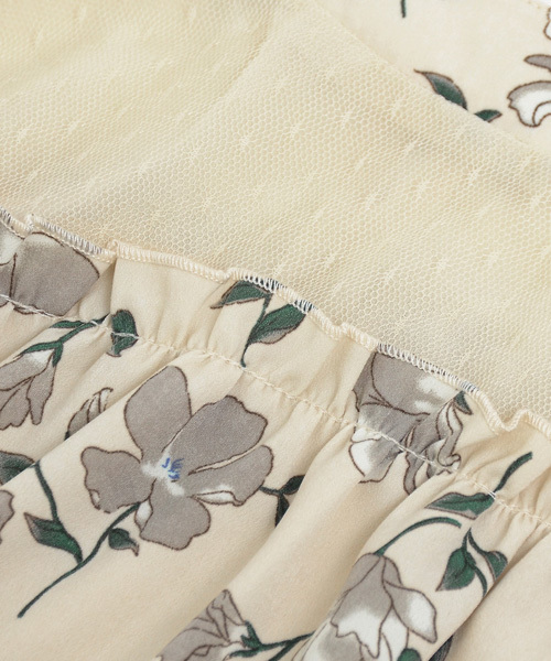 MAJESTIC LEGON（マジェスティックレゴン）の「【WEB限定価格】チュール×フラワーブラウス（シャツ/ブラウス・レディース・グリーン/アイボリー/ブラック・MEDIUM/SMALL）」の9枚目の写真