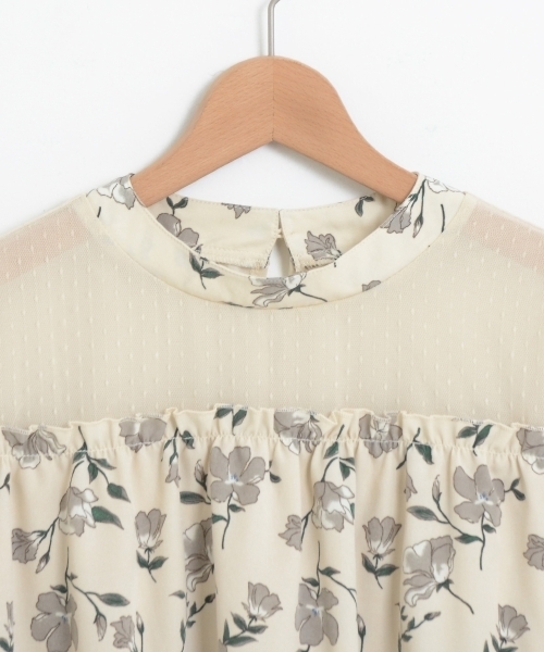 MAJESTIC LEGON（マジェスティックレゴン）の「【WEB限定価格】チュール×フラワーブラウス（シャツ/ブラウス・レディース・グリーン/アイボリー/ブラック・MEDIUM/SMALL）」の19枚目の写真