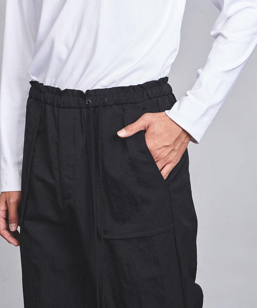 ATON（エイトン）の「＜ATON（エイトン）＞ LOOSE TPD EASY（その他パンツ・メンズ・ブラック/ブラウン・2/4）」の4枚目の写真
