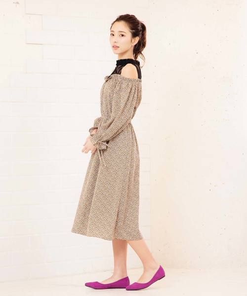 KOBE LETTUCE(コウベレタス)の「ビタミンカラーポインテッドトゥフラットパンプス(パンプス・レディース・グレイッシュベージュ/イエロー/オレンジ/グリーン/パープル/ブラック/シルバー/その他/パイソン・L/LL/M/S)」の21枚目の写真