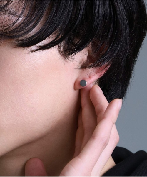 LION HEART(ライオンハート)の「【限定展開】“LH-1”スタッズピアス/スライス/サージカルステンレス(金属アレルギー対応)【LION HEART / ライオンハート】(ピアス(片耳用)・メンズ・ブラック/シルバー/ゴールド・ONE SIZE)」の10枚目の写真