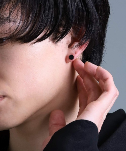 LION HEART(ライオンハート)の「【限定展開】“LH-1”スタッズピアス/スライス/サージカルステンレス(金属アレルギー対応)【LION HEART / ライオンハート】(ピアス(片耳用)・メンズ・ブラック/シルバー/ゴールド・ONE SIZE)」の20枚目の写真