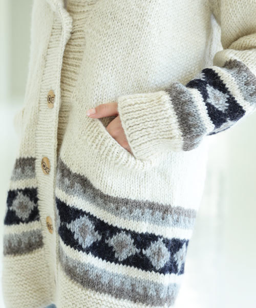 ジュエルチェンジ完売カウチンニット 