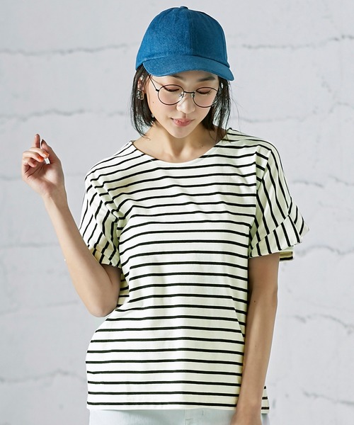 BELLUNA(ベルーナ)の「ボーダー素材袖フリルデザインプルオーバー(Tシャツ/カットソー・レディース・ホワイト×ブラック/ホワイト×ネイビー/ホワイト×ピンク/ネイビー×ホワイト・MEDIUM/LARGE/X-LARGE)」の2枚目の写真
