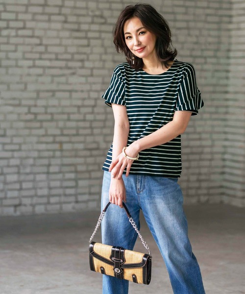 BELLUNA(ベルーナ)の「ボーダー素材袖フリルデザインプルオーバー(Tシャツ/カットソー・レディース・ホワイト×ブラック/ホワイト×ネイビー/ホワイト×ピンク/ネイビー×ホワイト・MEDIUM/LARGE/X-LARGE)」の8枚目の写真