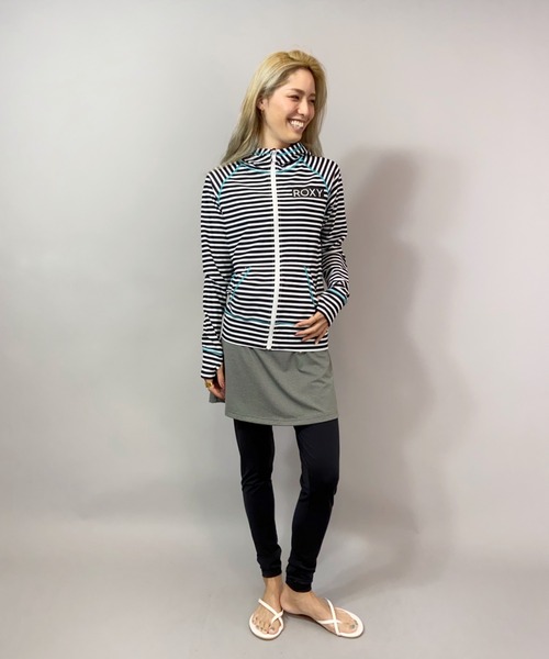 ROXY（ロキシー）の「ROXY/ロキシー  フード付きジップアップラッシュガード   RLY205023（ラッシュガード・レディース・ブラック/ホワイト/ブラック×ホワイト・S/M/L）」の14枚目の写真
