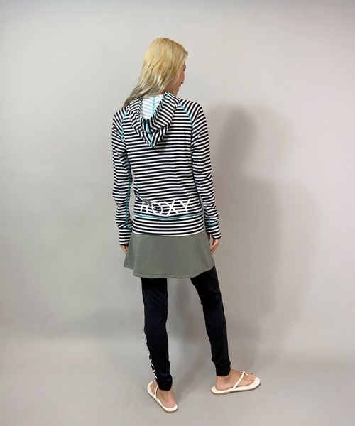 ROXY（ロキシー）の「ROXY/ロキシー  フード付きジップアップラッシュガード   RLY205023（ラッシュガード・レディース・ブラック/ホワイト/ブラック×ホワイト・S/M/L）」の15枚目の写真