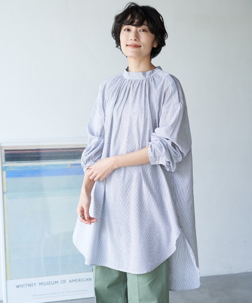 AMERICAN HOLIC(アメリカンホリック)の「ハイネックバックギャザーチュニック(Tシャツ/カットソー・レディース・ライトグレー/ブラック系その他5/ストライプ/オフホワイト・FREE)」の4枚目の写真
