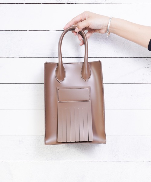 B.I.D.(ビーアイディー)の「《SOLPRESA》SQUARE FRINGE MINI TOTE(トートバッグ・レディース・ブラック/グレイッシュベージュ/ブラウン・FREE)」の1枚目の写真