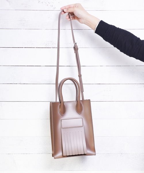B.I.D.(ビーアイディー)の「《SOLPRESA》SQUARE FRINGE MINI TOTE(トートバッグ・レディース・ブラック/グレイッシュベージュ/ブラウン・FREE)」の6枚目の写真