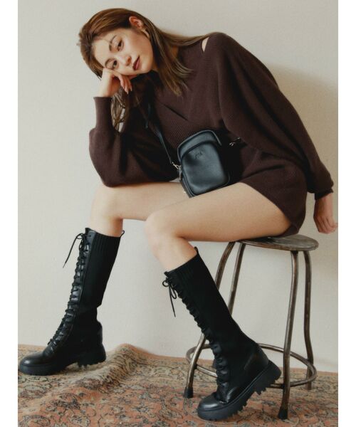 GYDA(ジェイダ)の「レイヤードオフショルニットロンパース(つなぎ/オールインワン・レディース・ブラック/ピンク/ブラウン・FREE)」の3枚目の写真