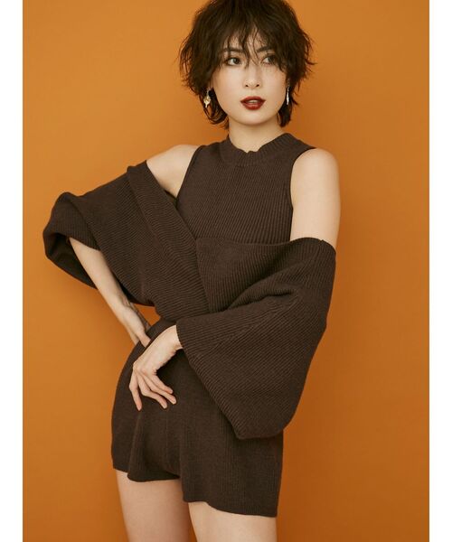 GYDA(ジェイダ)の「レイヤードオフショルニットロンパース(つなぎ/オールインワン・レディース・ブラック/ピンク/ブラウン・FREE)」の6枚目の写真