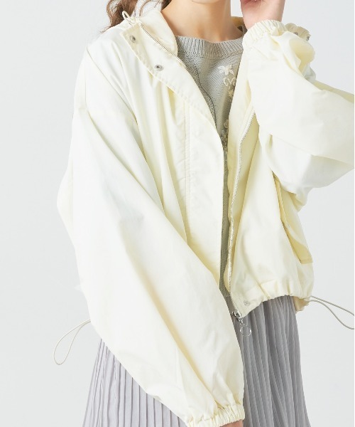 OLIVE des OLIVE（オリーブデオリーブ）の「王道マンパ（マウンテンパーカー・レディース・オフホワイト/ブルー系その他/ブラック/ベージュ・FREE）」の2枚目の写真