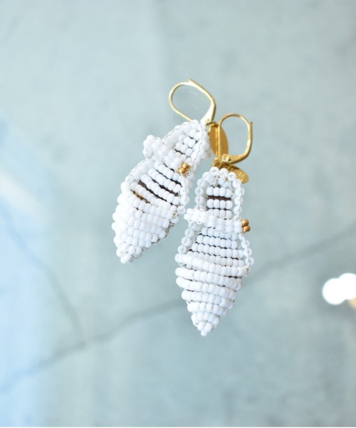 THEATRE PRODUCTS(シアタープロダクツ)の「ビーズストラップサンダルピアス(ピアス(両耳用)・レディース・ホワイト/ブルー/ピンク/バーガンディー・FREE)」の2枚目の写真