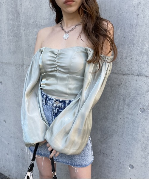 SPIRALGIRL(スパイラルガール)の「袖ボリュームギャザーブラウス(シャツ/ブラウス・レディース・ベージュ/ブルー/グリーン・FREE)」の1枚目の写真