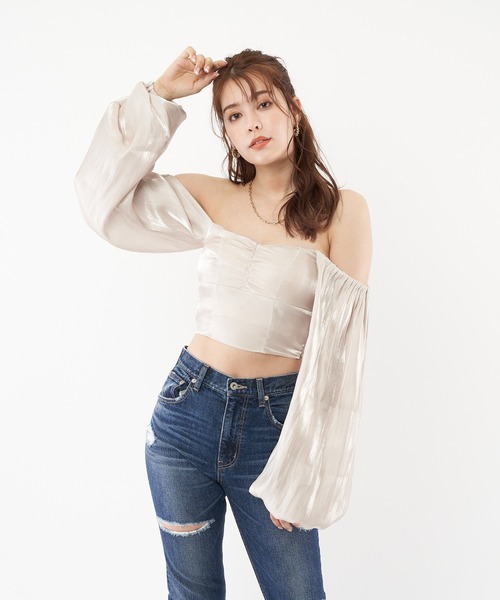 SPIRALGIRL(スパイラルガール)の「袖ボリュームギャザーブラウス(シャツ/ブラウス・レディース・ベージュ/ブルー/グリーン・FREE)」の15枚目の写真