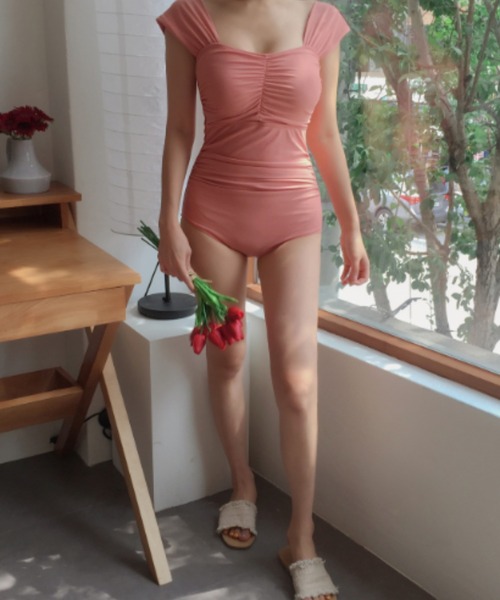 by muni:r（バイ ムニール）の「[体型カバー] ラブリーシャーリングモノキニ（水着・レディース・ブラック/ピンク・FREE）」の16枚目の写真