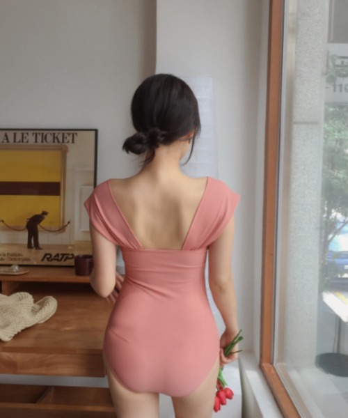 by muni:r（バイ ムニール）の「[体型カバー] ラブリーシャーリングモノキニ（水着・レディース・ブラック/ピンク・FREE）」の10枚目の写真