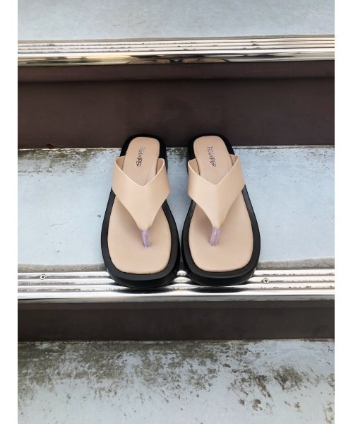 FIG&VIPER（フィグアンドバイパー）の「厚底トングサンダル（サンダル・レディース・ホワイト/ブラック/ベージュ・MEDIUM/LARGE）」の4枚目の写真