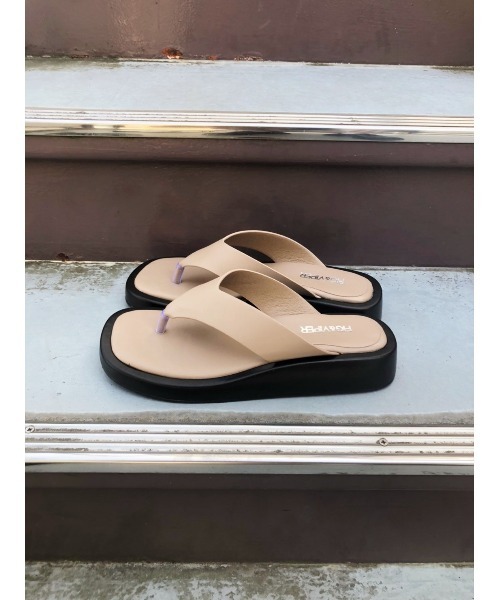 FIG&VIPER（フィグアンドバイパー）の「厚底トングサンダル（サンダル・レディース・ホワイト/ブラック/ベージュ・MEDIUM/LARGE）」の6枚目の写真