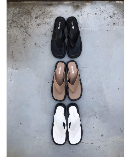 FIG&VIPER（フィグアンドバイパー）の「厚底トングサンダル（サンダル・レディース・ホワイト/ブラック/ベージュ・MEDIUM/LARGE）」の9枚目の写真