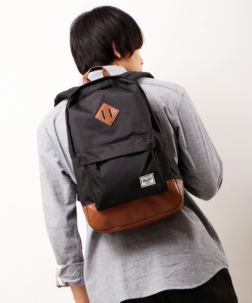 Herschel Supply（ハーシェルサプライ）の「Herschel Supply バックパック13PC収納 14.5L（バックパック/リュック・メンズ・ネイビー/マスタード/ワイン/パープル/ブラック/グリーン・FREE）」の2枚目の写真