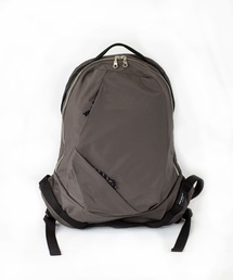 wdl.（ワームデザインラボ）の「Minimal Pack shiny light nylon（バックパック/リュック）」