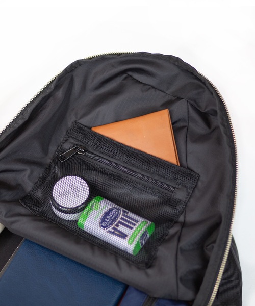 wdl.(ワームデザインラボ)の「Minimal Pack shiny light nylon(バックパック/リュック・メンズ・ブラック/ベージュ/ダークグレー/カーキ/オレンジ・FREE)」の19枚目の写真