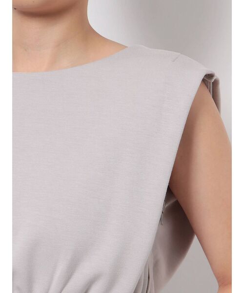 dazzlin（ダズリン）の「ダンボールカットコンパクトトップス（Tシャツ/カットソー・レディース・ブラウン/グレー/オフホワイト・FREE）」の12枚目の写真