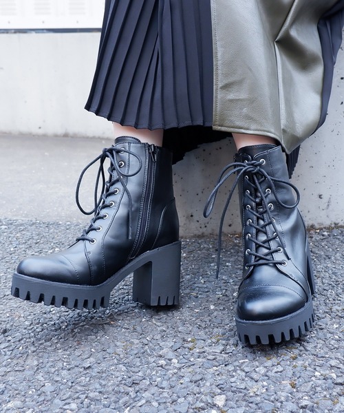 SPIRALGIRL（スパイラルガール）の「レースアップ厚底ブーツ（ブーツ・レディース・ブラック・MEDIUM/LARGE）」の2枚目の写真