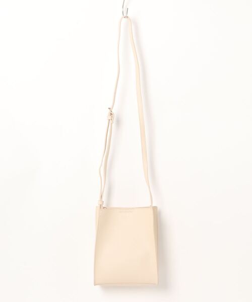 ALTROSE（アルトローズ）の「［ALTROSE/アルトローズ］シンシア 縦長 A5 ショルダーバッグ（ショルダーバッグ・レディース・ブラウン系その他/アイボリー系1/レオパード/アイボリー系2/ブラック系その他/アイボリー系/ブラック/ブラック系/ベージュ/グレー系/ゼブラ/アイボリー系3/グレー/ベージュ系/パイソン/キャメル/ブラウン系その他2/ベージュ系その他2/グリーン/ブルー/パープル/オレンジ/ピンク/クリーム/レッド/ターコイズブルー・FREE）」の10枚目の写真